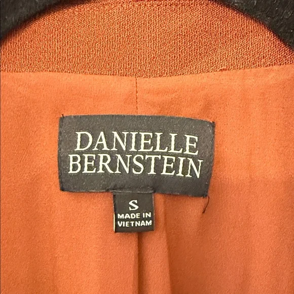 DANIELLE BERNSTEIN Rust Blazer - Picture 2 of 3